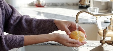飲水安全問題集中農(nóng)村，空白如何填補(bǔ)？